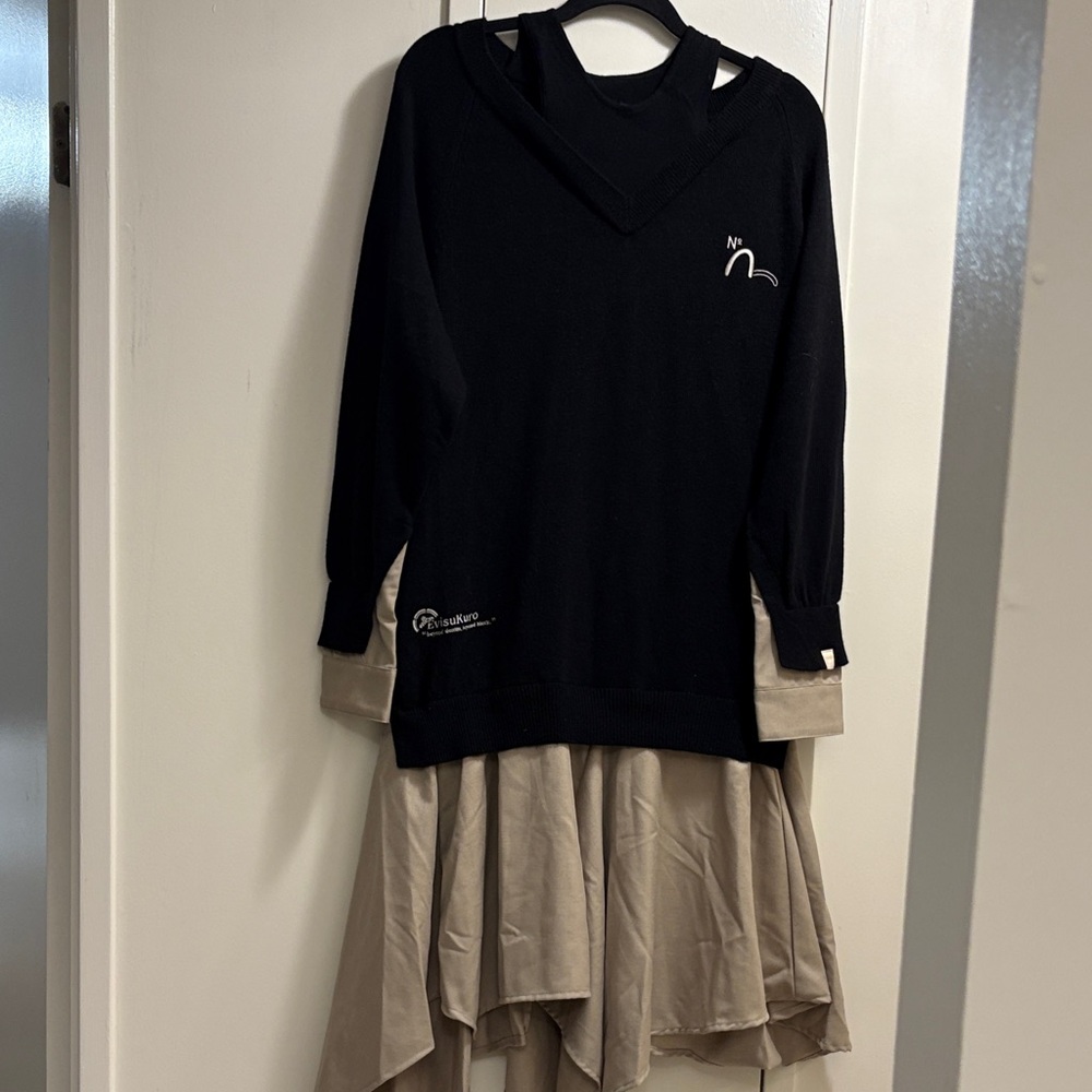 Evisukuro Black and Tan Long Sleeve Dress NWOT